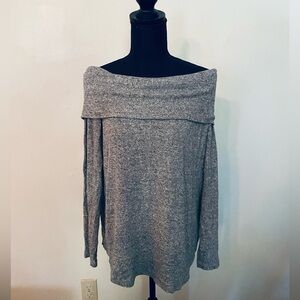 Abercrombie & Fitch Gray Off-Shoulder Sweater
